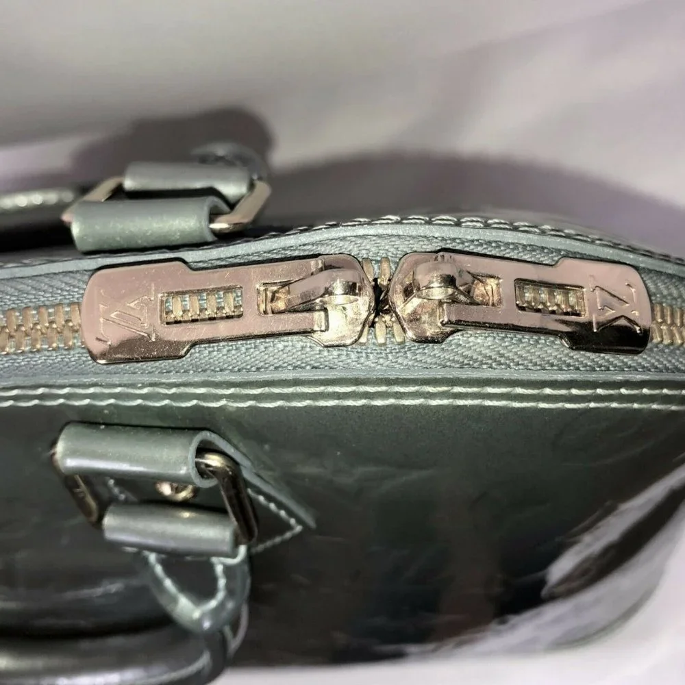 Louis Vuitton Vernis Alma MM Gris Silver Grey Handbag Rare Color Limited Edition - Picture 7 of 12